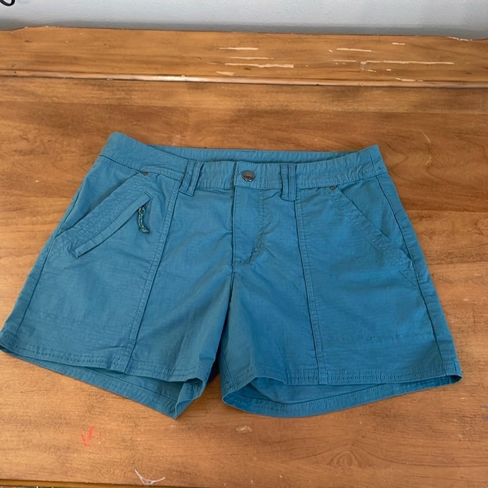 Title NWOT Nine Nylon Blend Shorts Size 6